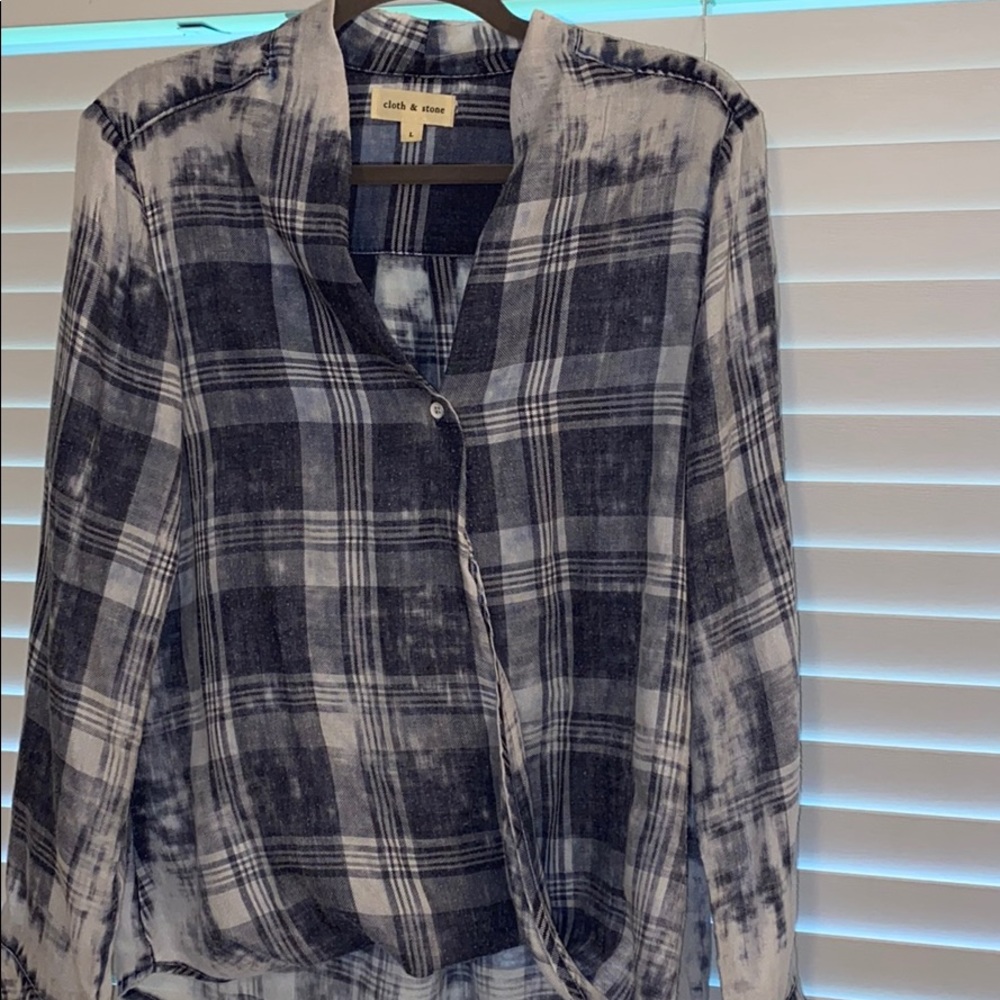 Cloth & Stone flannel wrap top